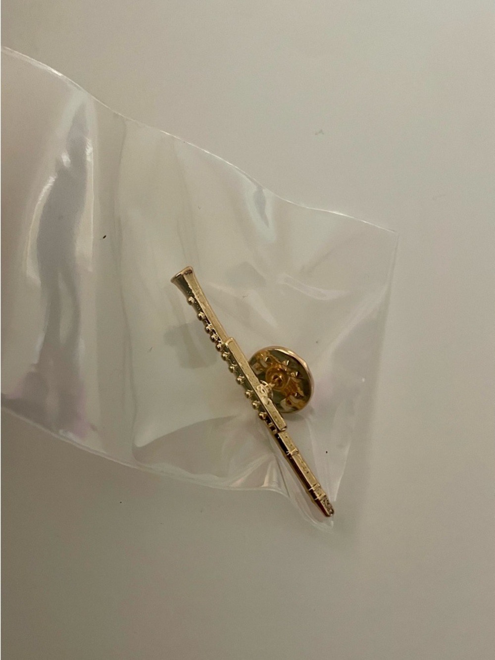 Gold Tone Flute Pin